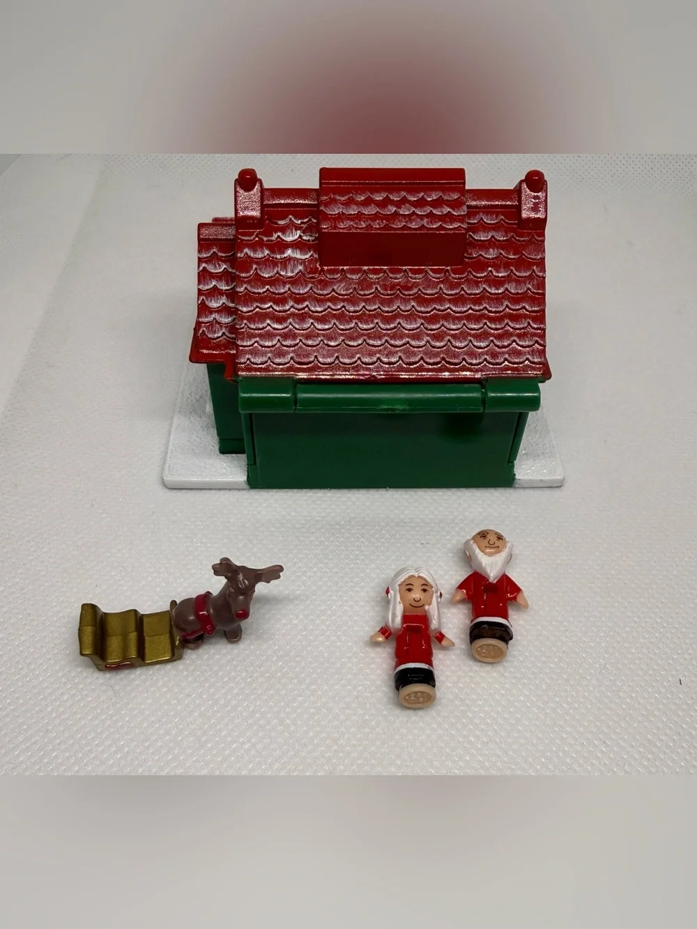 Vintage Holiday Playhouse Polly Pocket-